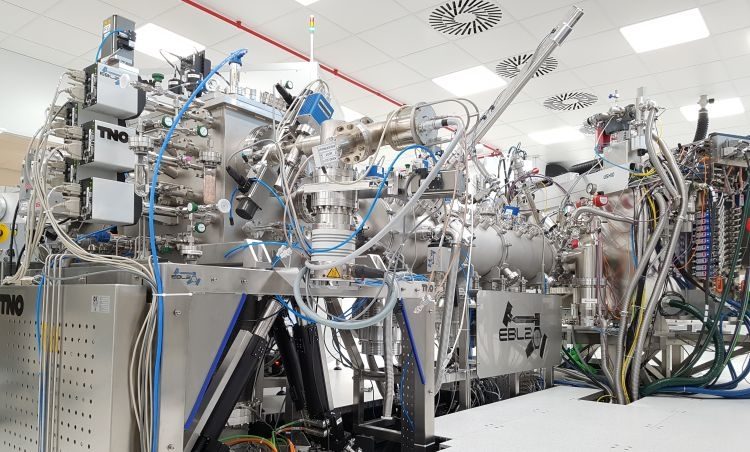 335a60fbbd6ab9d7c85e7bc574243bdf-8330647