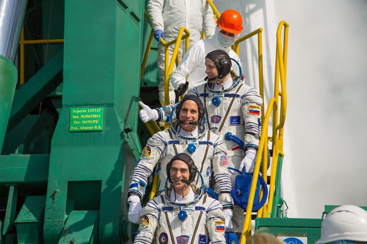 90d0abf9f850340251354412bfe6820b-4435272