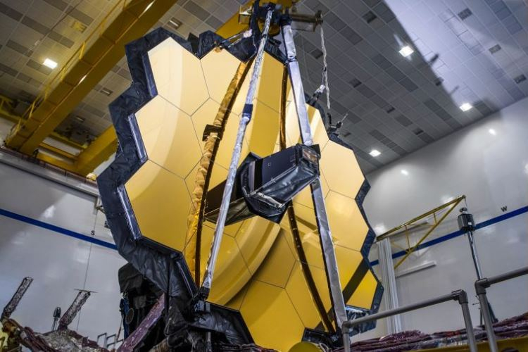6,5-метровое зеркало телескопа JWST / Источник изображения: Chris Gunn / NASA