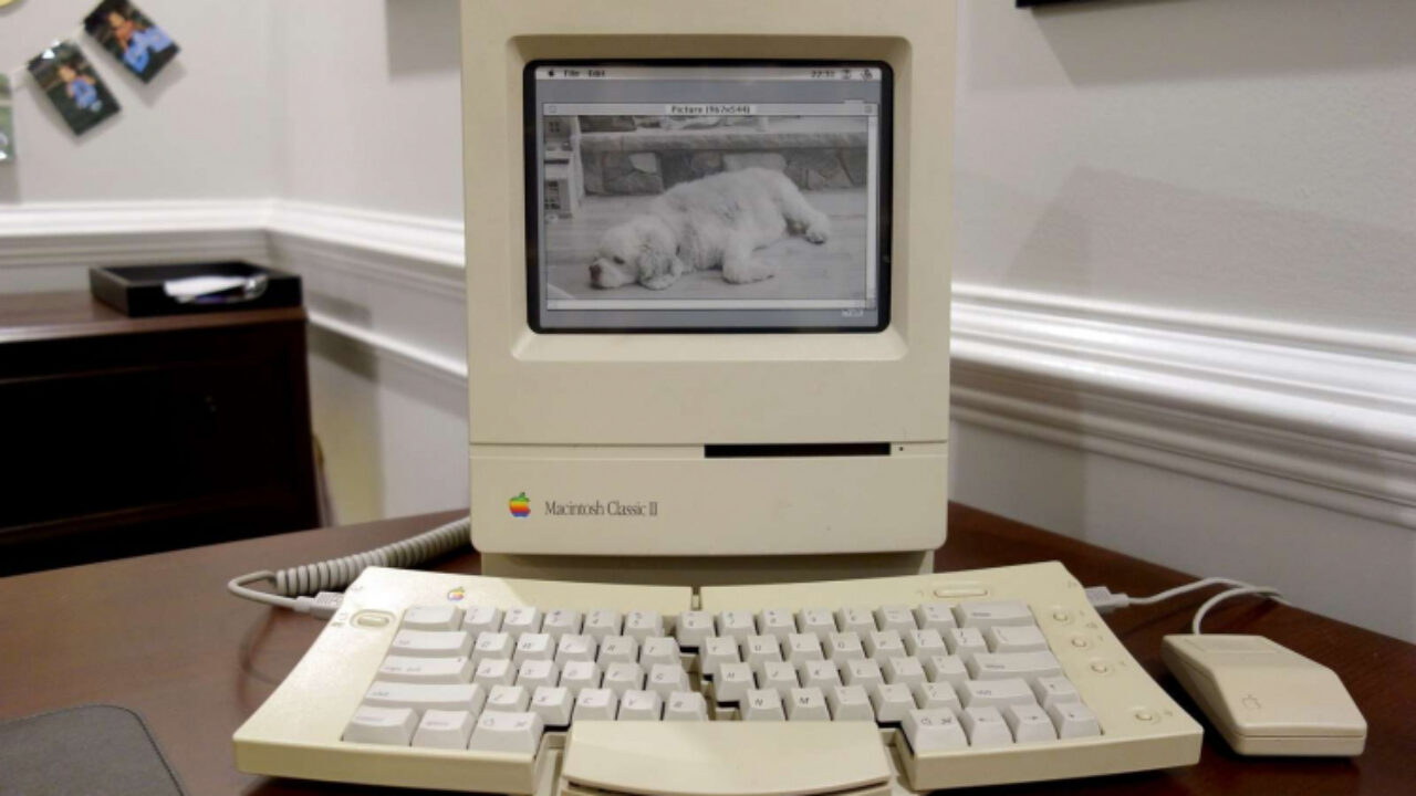 Macデスクトップ Apple Macintosh Classic II Macデスクトップ macintosh classicII Mac Classic, a Compromised Mac