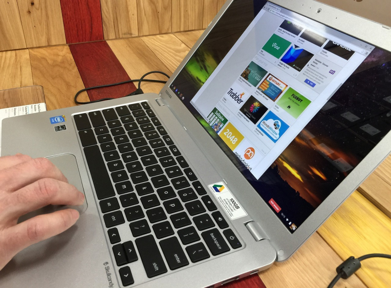 Google está preparando Chromebook X, una marca para portátiles insignia en Chrome OS